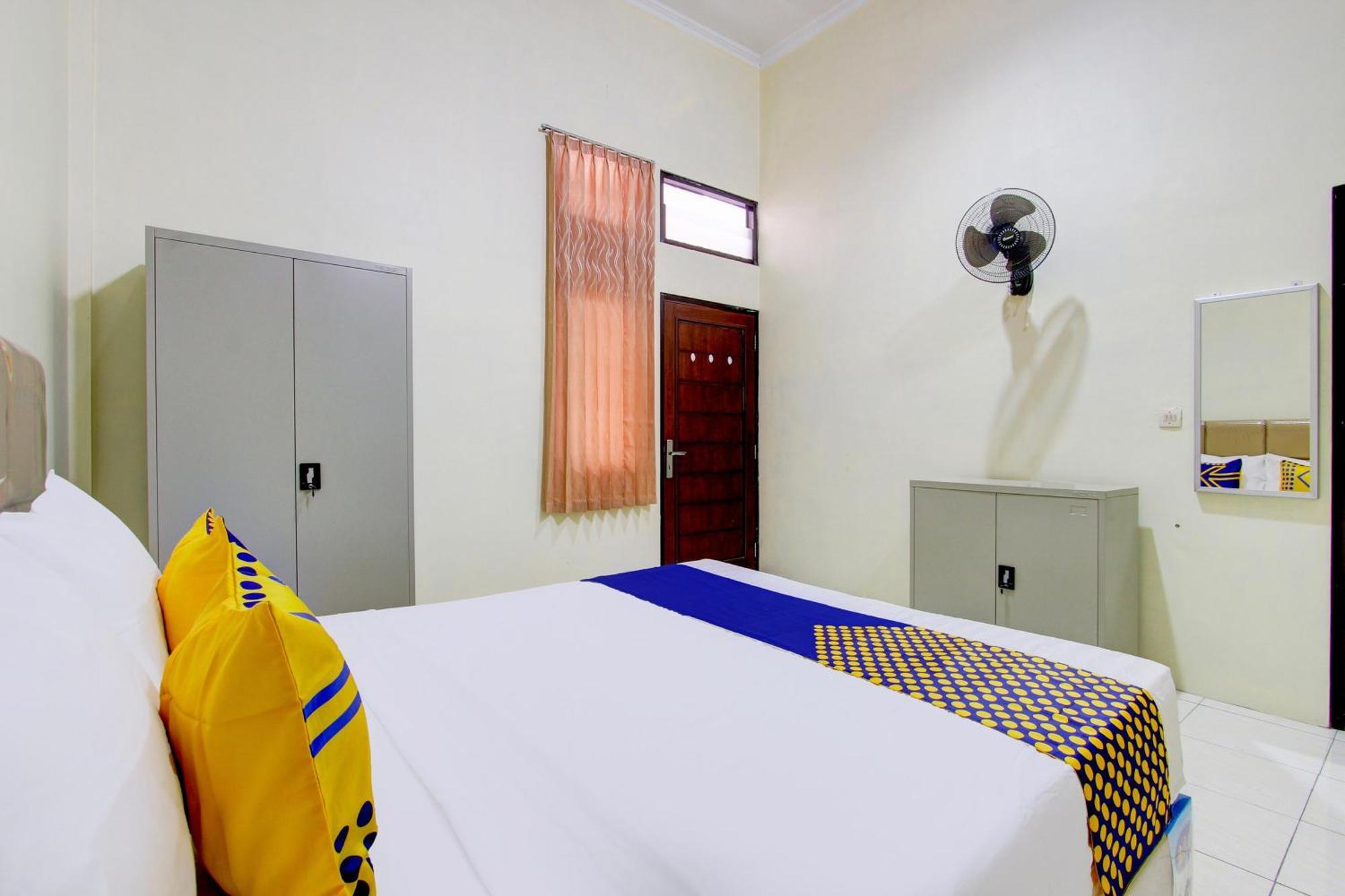 Spot On 93245 Guest House Mulia Dua Syariah Klaten Exterior foto