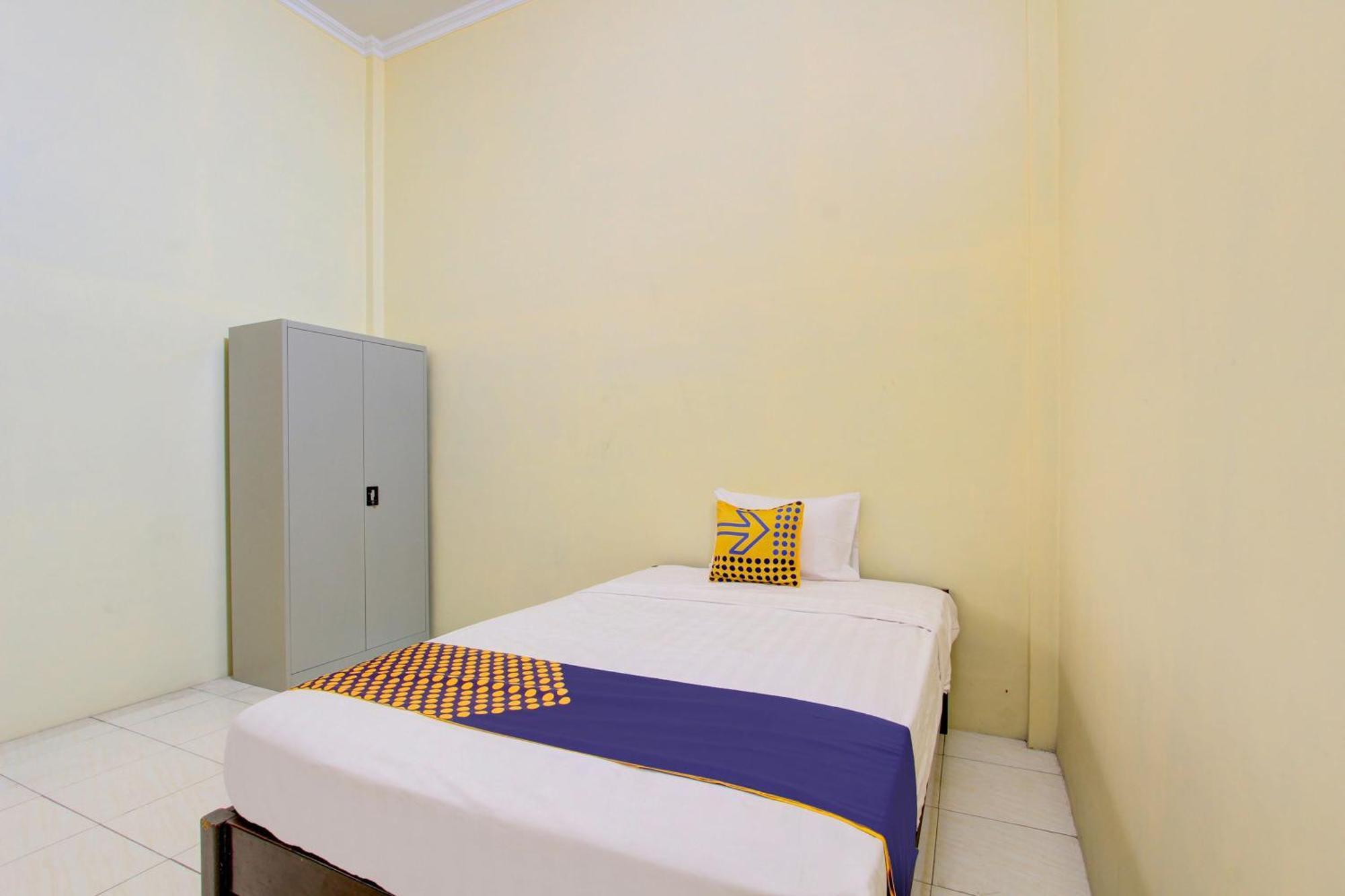 Spot On 93245 Guest House Mulia Dua Syariah Klaten Exterior foto