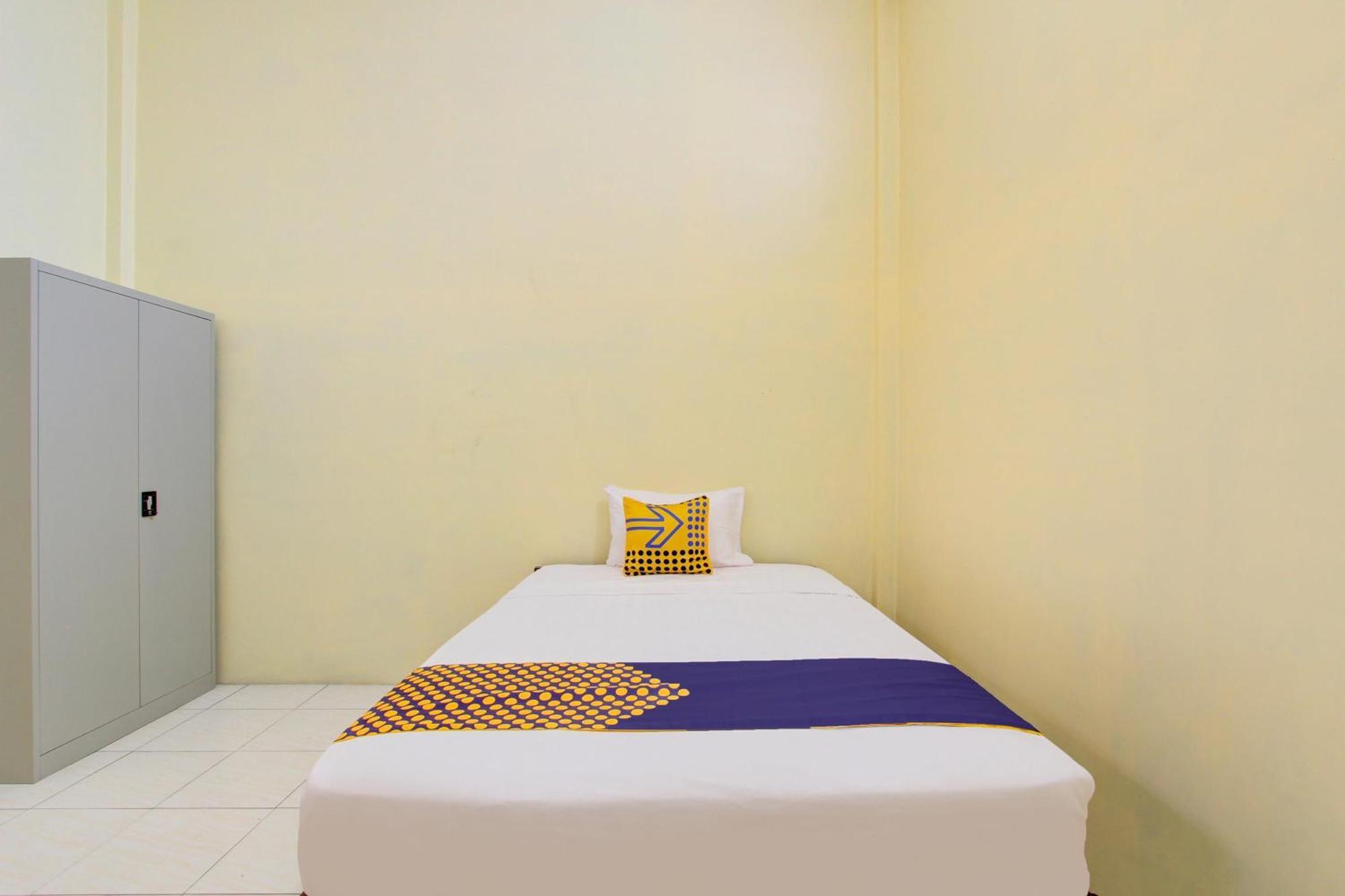Spot On 93245 Guest House Mulia Dua Syariah Klaten Exterior foto